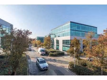 bureau de 383 m² à louer  situé à proximité de la woluwel...