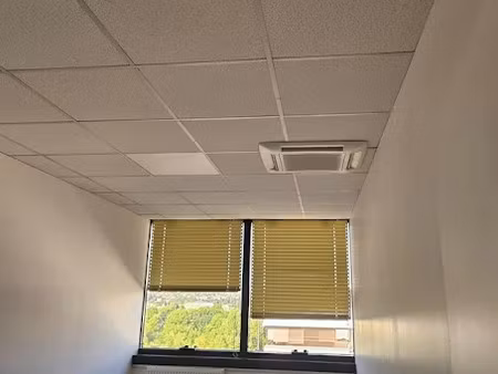 location locaux professionnels 1 pièce 12 m² à cergy (95000)  308 €
