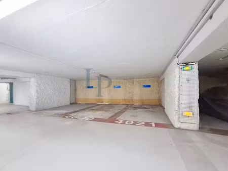 vente parking 11 m² à paris 9ème (75009)  53 000 €