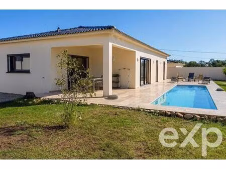 villa individuelle proche de la mer avec piscine