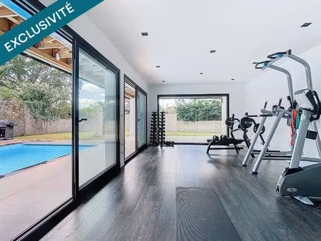 maison comtemporaine de 246 m² avec piscine