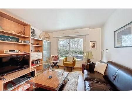 location appartement  67.56 m² t-3 à châtillon  1 500 €