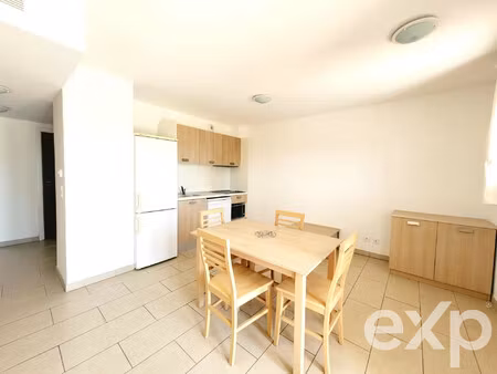 t2 vue mer dans résidence avec piscine