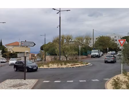 parking boxable de 16 5 m2 à cannes quartier petit juas