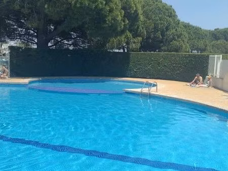 loue beau studio port camargue vue sur les marinas