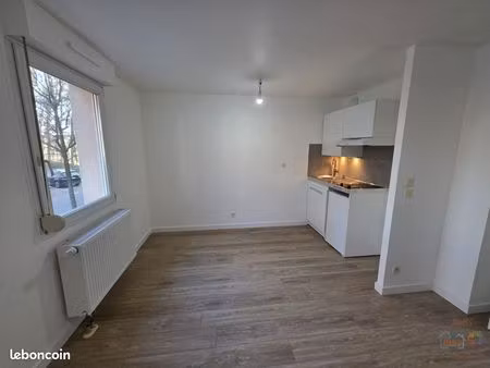 studio 1 pièce 27 m²