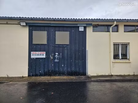 local 170m² avec bureaux et mezzanine