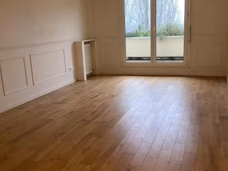 location appartement 3 pièces 70.17 m² à chennevieres-sur-marne (94430)  1 390 €
