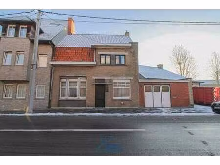 te renoveren woning met tuin en garage in ledegem