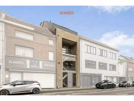 opbrengsteigendom: ruim kantoor + duplexappartement