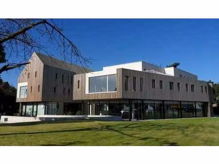 bureaux élégamment aménagés à louer à sint-denijs-westrem