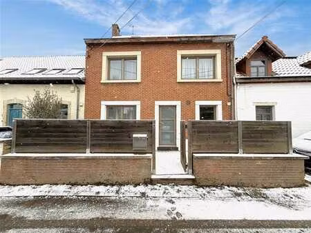 maison villageoise - 2 ch -2 terrasses - calme