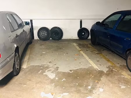 location parking à vanves (92170)  100 €