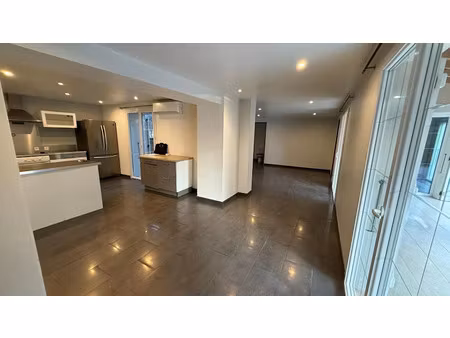 location maison 4 pièces 97 m² à aix-en-provence (13090)  2 280 €