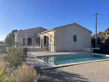 location maison 5 pièces 158.39 m² à saint-saturnin-lès-apt (84490)  1 550 €