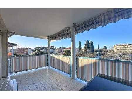 location appartement  m² t-2 à grasse  800 €