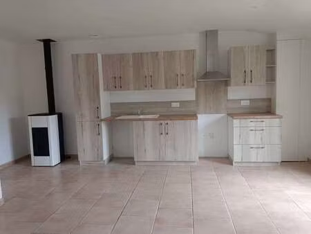 location maison à saint-père-en-retz (44320) : à louer / 45m² saint-père-en-retz