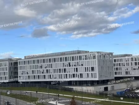 a louer - bureaux - rennes est - 608 m²