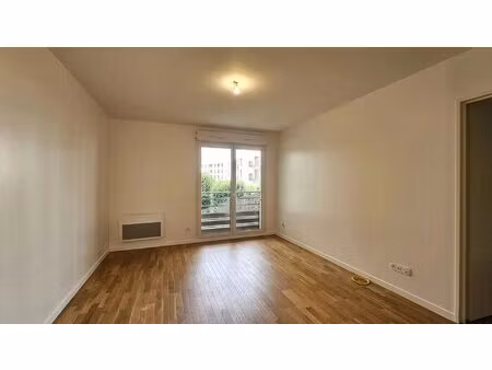 appartement à louer – t3 – 56 30 m² – parking – châtenay-malabry