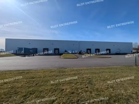 a vendre ou a louer - entrepot logistique - fougeres - 6000 m²