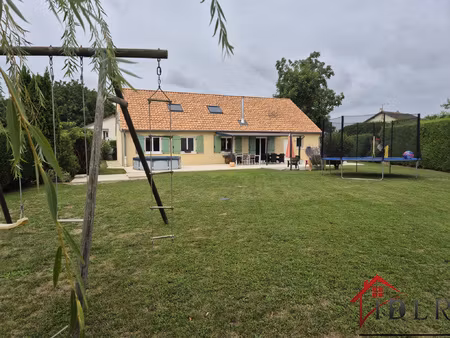 pavillon  construction 2007  de 176m2 avec 5 chambres et jar