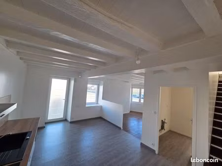 t3 - a louer dans centre bourg de treize-septiers