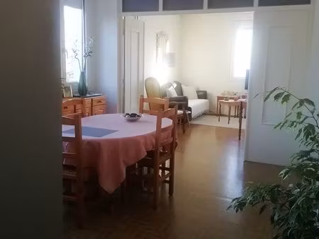 location appartement dans impasse à rieux – idéal personne seule ou retraitée