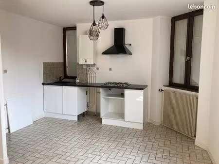 loue f2+ grande cuisine