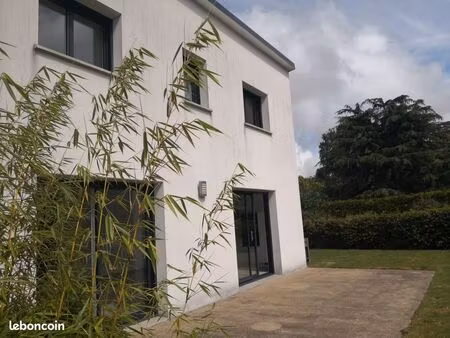 1535(charges comprises) maison non mitoyenne 2017 quartier recherché belles prestations