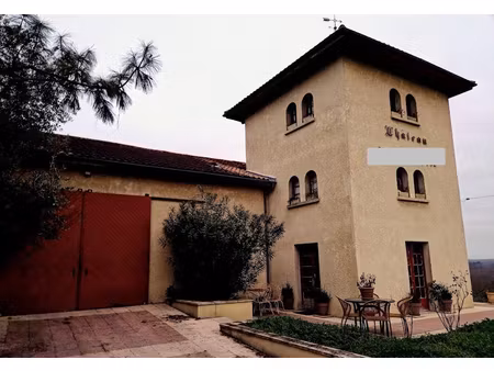 33 ensemble immobilier  bati en r2  annexes et terrain de 15 000 m2