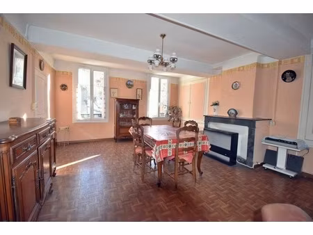 a vendre appartement à rénover  modulable  possibilité de deux logements  centre-ville de 