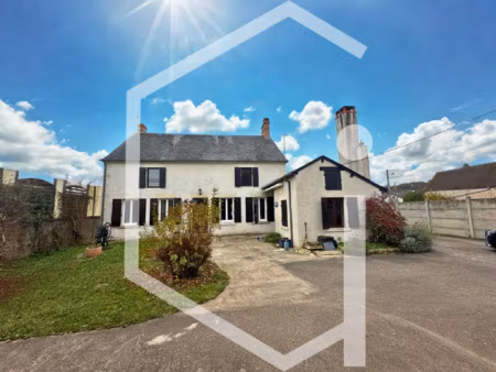 maison de caractère avec dépendances beaux volumes et beau