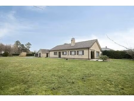 gelijkvloerse villa op een perceel van maar liefst 2 342m²