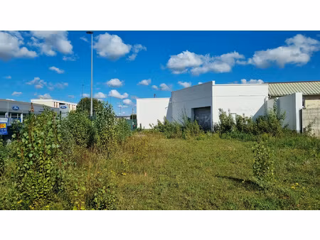 terrain de 660m2 avec un garage