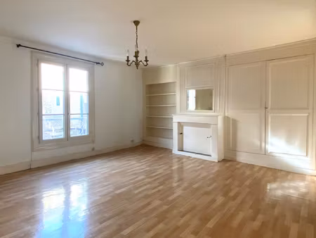 appartement 2 pièces - hyper centre