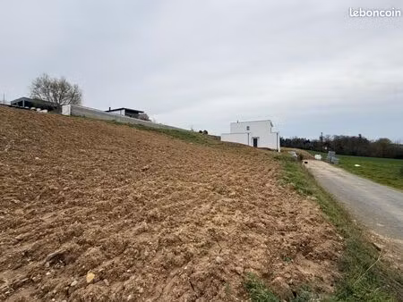 terrain 787 m² montertelot