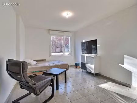 studio 1 pièce 24 m²