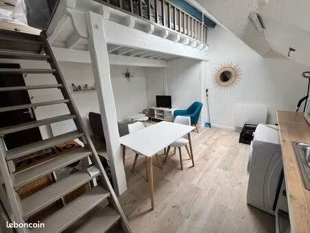 studio lumineux entièrement meublé