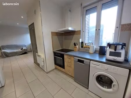 maison 2 chambres parking terrasse cour