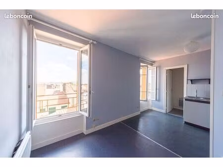 studio meublé  au calme dans un petit immeuble  proche campus cézeaux