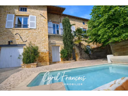 maison 8 pièces - 212 m²