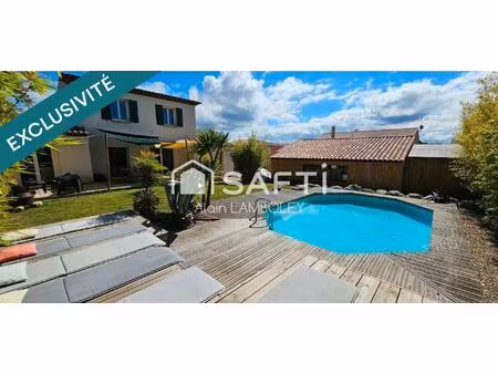 villa avec piscine  jacuzzi et dépendance
