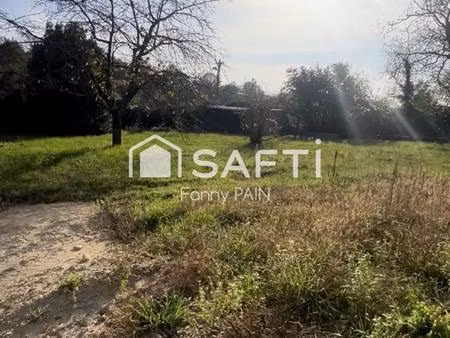 terrain constructible dans un cadre verdoyant