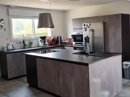 location maison à saint-méen-le-grand (35290) : à louer / 71m² saint-méen-le-grand