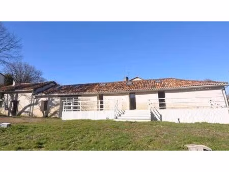 ancienne grange entièrement rénovée de 240 m² avec un terrain de 2700 m²