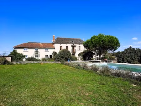 maison rénovée de 240m² sur 6ha de terrain