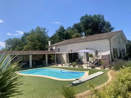 charmante maison de 180 m² près de montpon-ménestérol