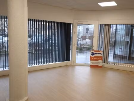 à louer fonds de commerce 58 m² – 700 € |longwy