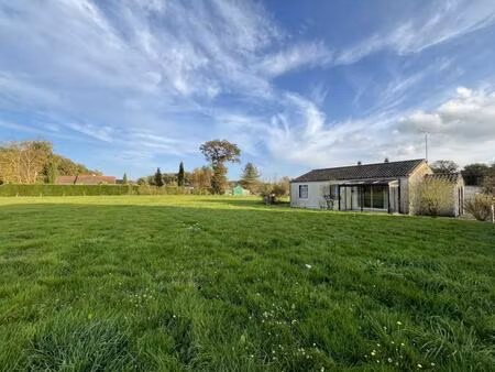 propriété à rénover avec 2.2 hectares !