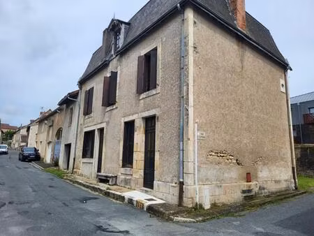 projet de rénovation de trois chambres à une courte distance de la place de saint savin